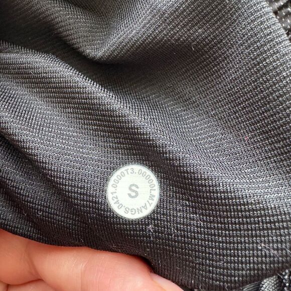 Lululemon Pace Breaker Short - Lined 9"
 in Variegated Black Camo Size S - Picture 12 of 13